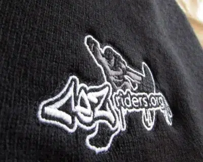 Smooth and clear machine embroidery