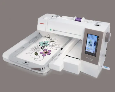 Janome Memory Craft 550E embroidery machine with large hoop Janome Memory Craft 550E embroidery machine with large hoop